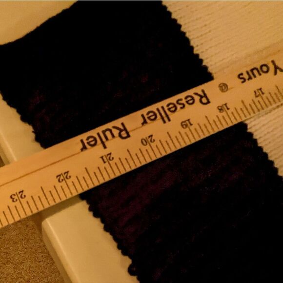 Sundry navy and white colorblock crewneck pullover w/ heart on sleeve medium - Picture 12 of 13